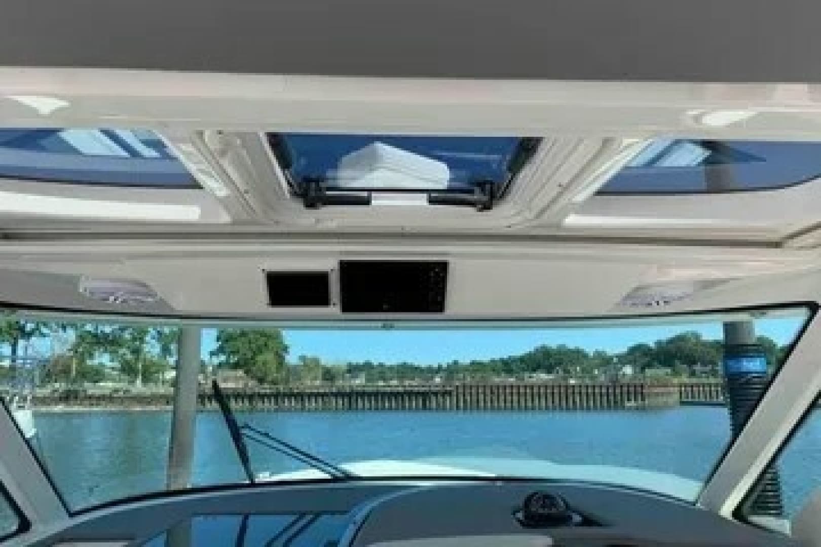 2021 Tiara Sport 