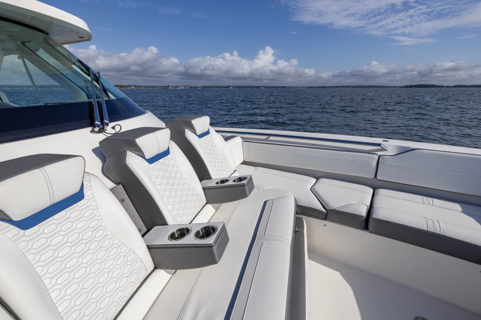2021 Tiara Sport 