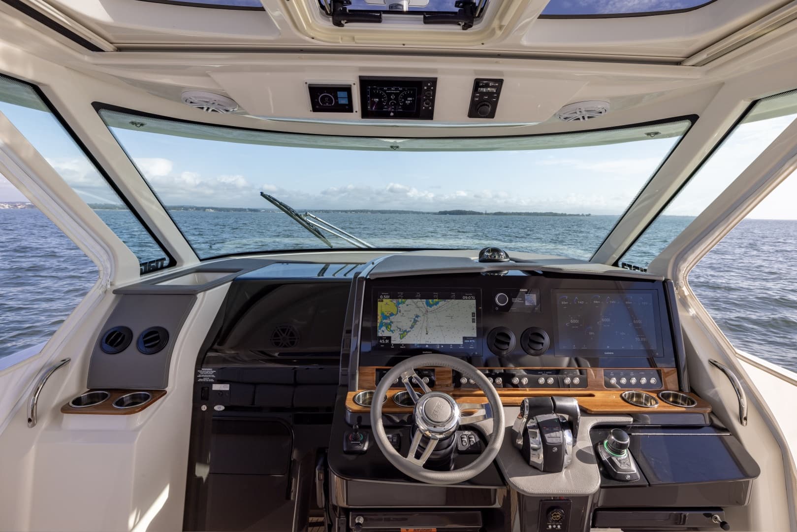2021 Tiara Sport 