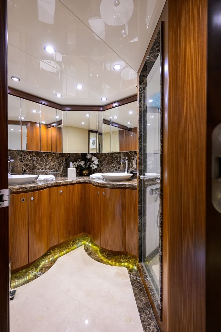 2016 Ocean Alexander 72 Pilothouse