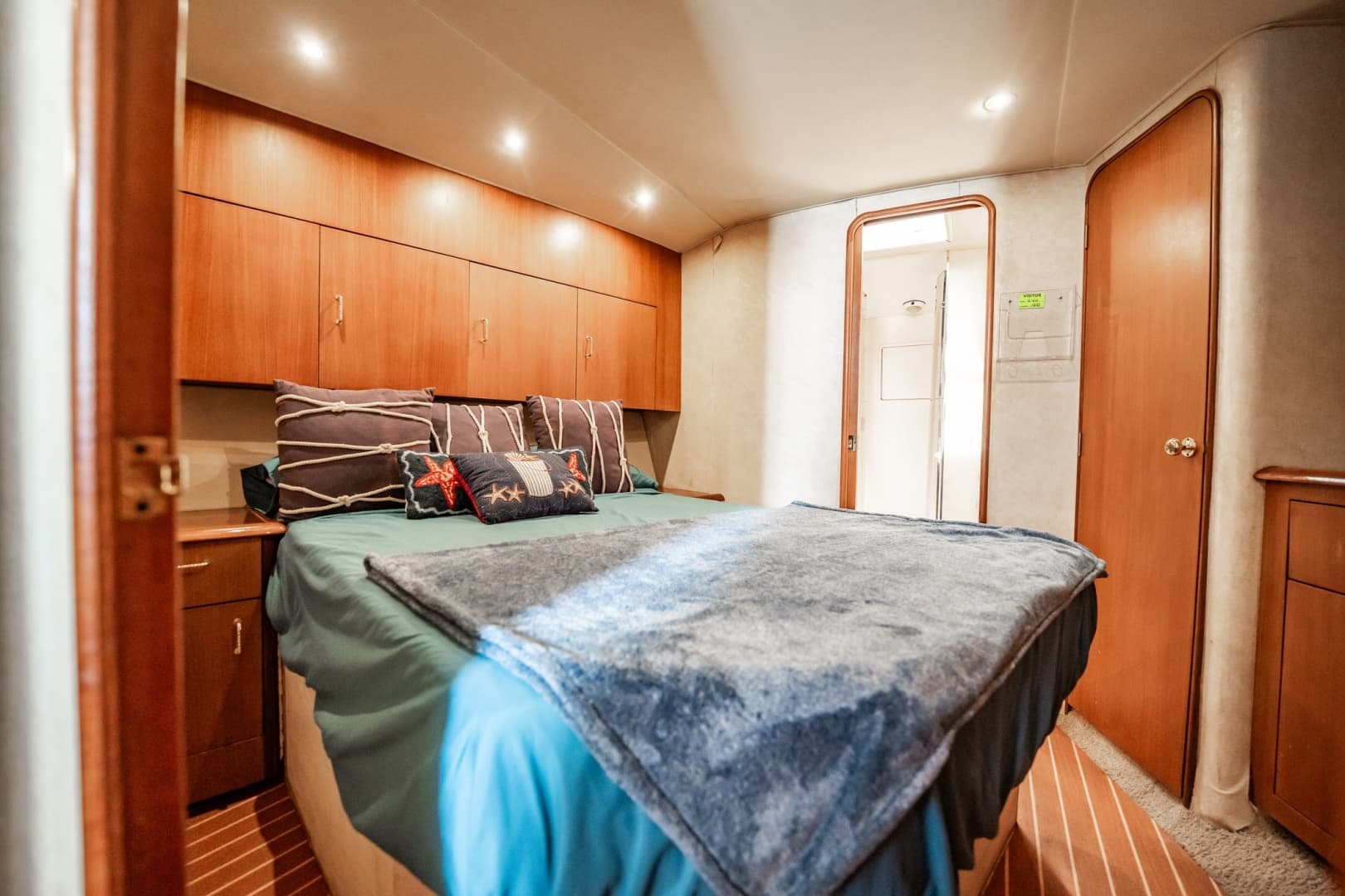 2000 Ocean Yachts 43 Super Sport