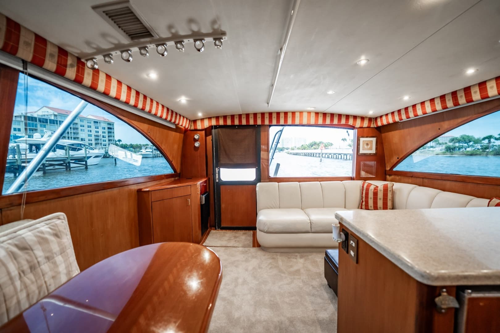 2000 Ocean Yachts 43 Super Sport
