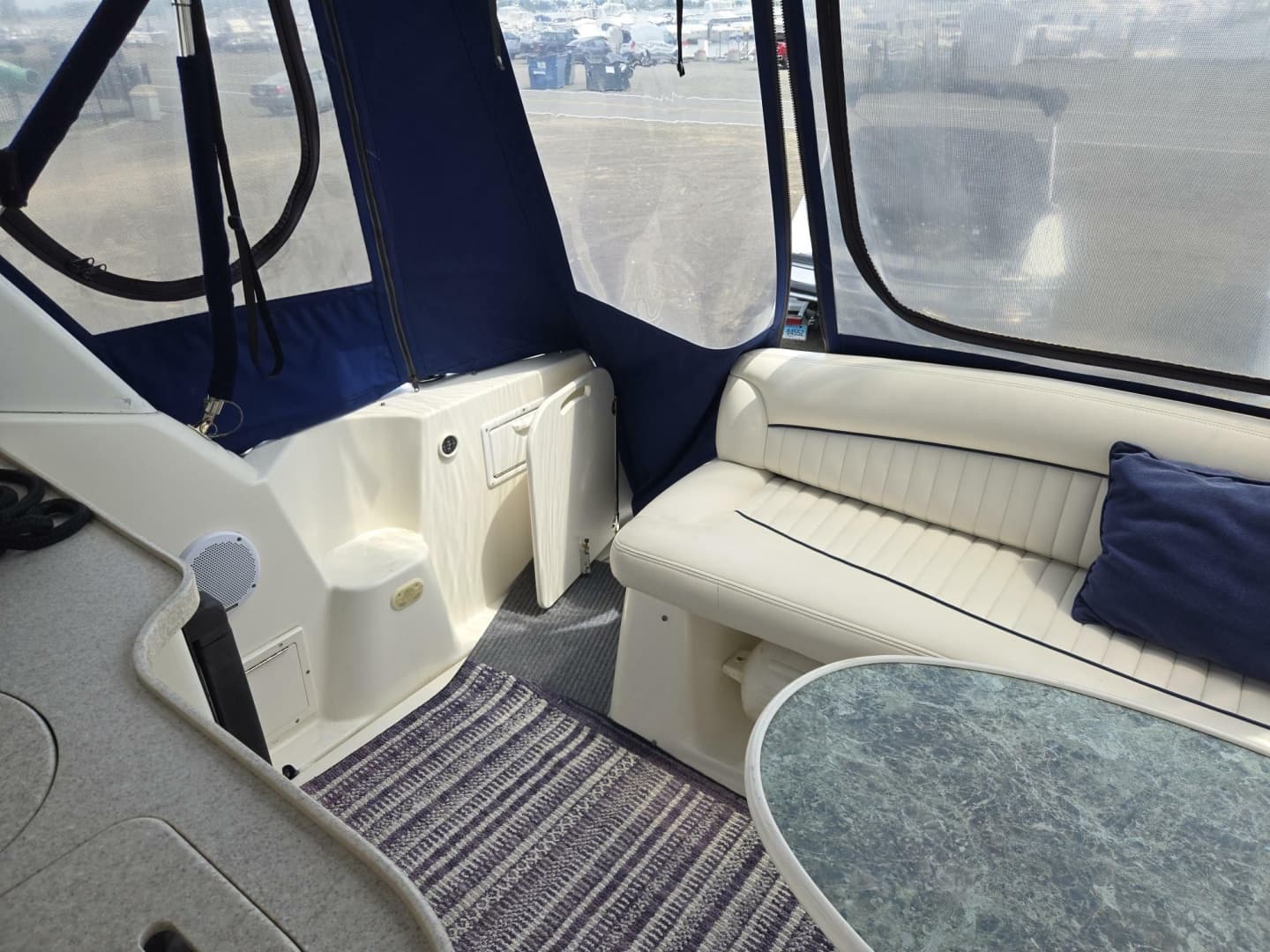 1999 Rinker 330 Fiesta Vee