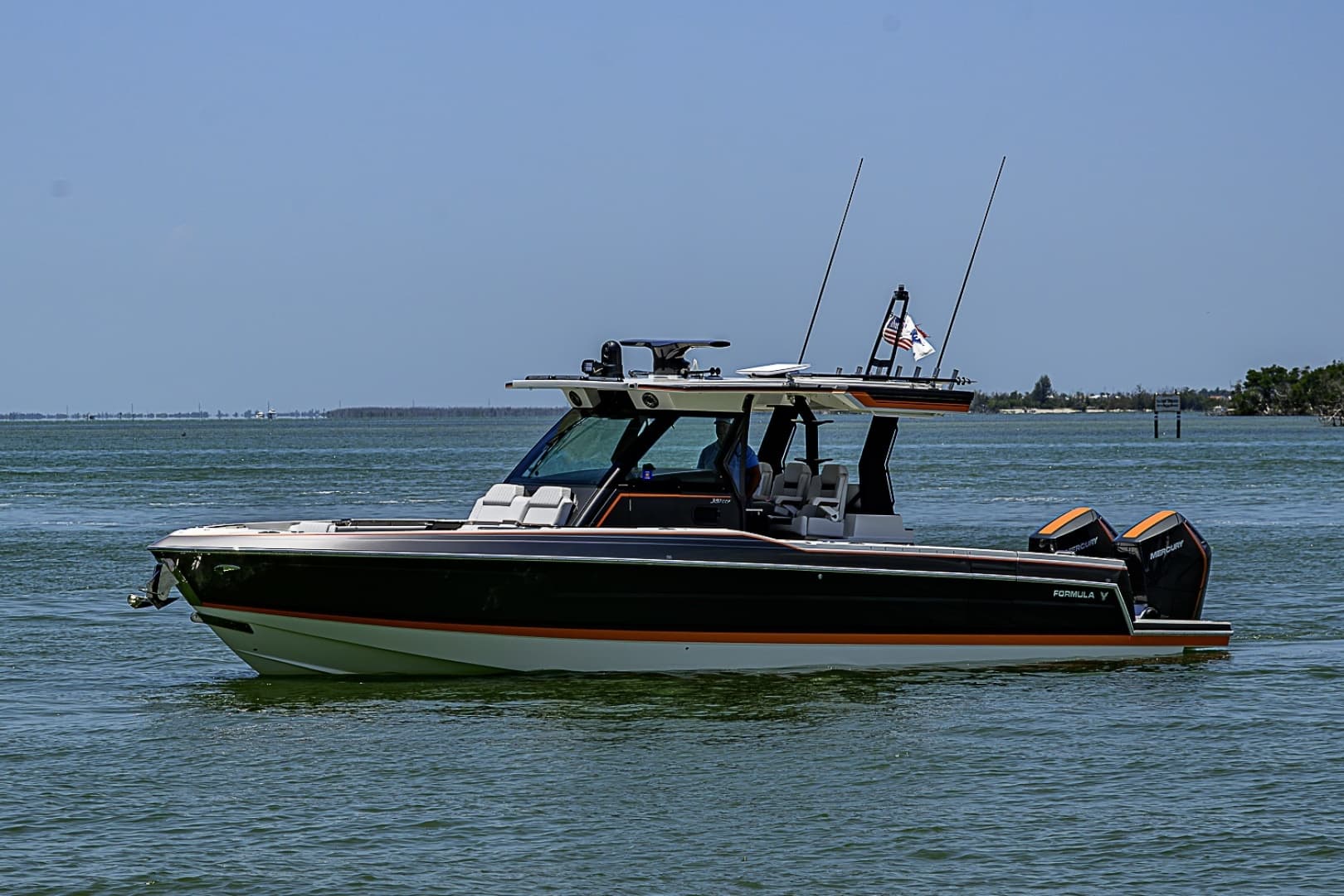 2024 Formula 387 Center Console Fish