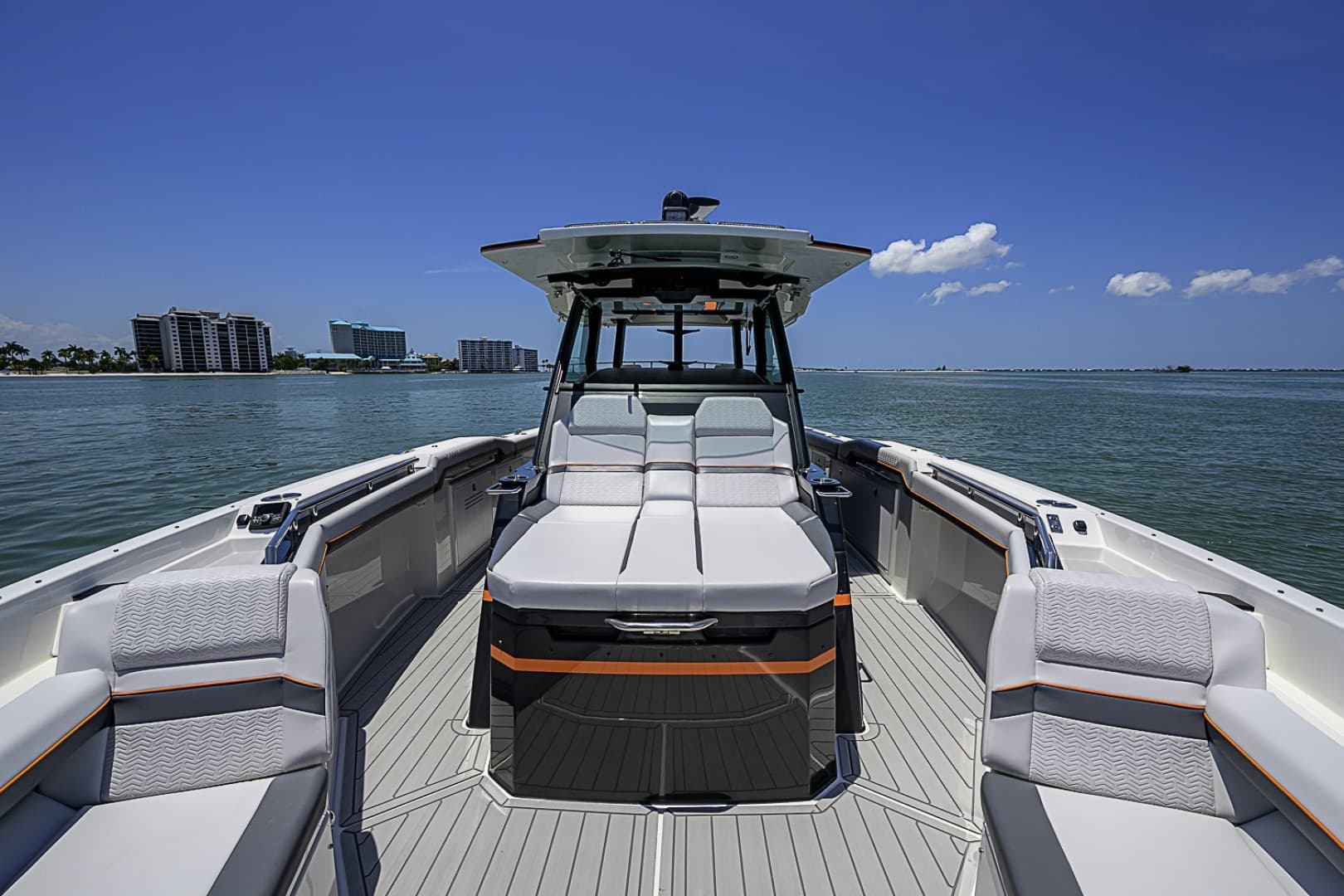 2024 Formula 387 Center Console Fish