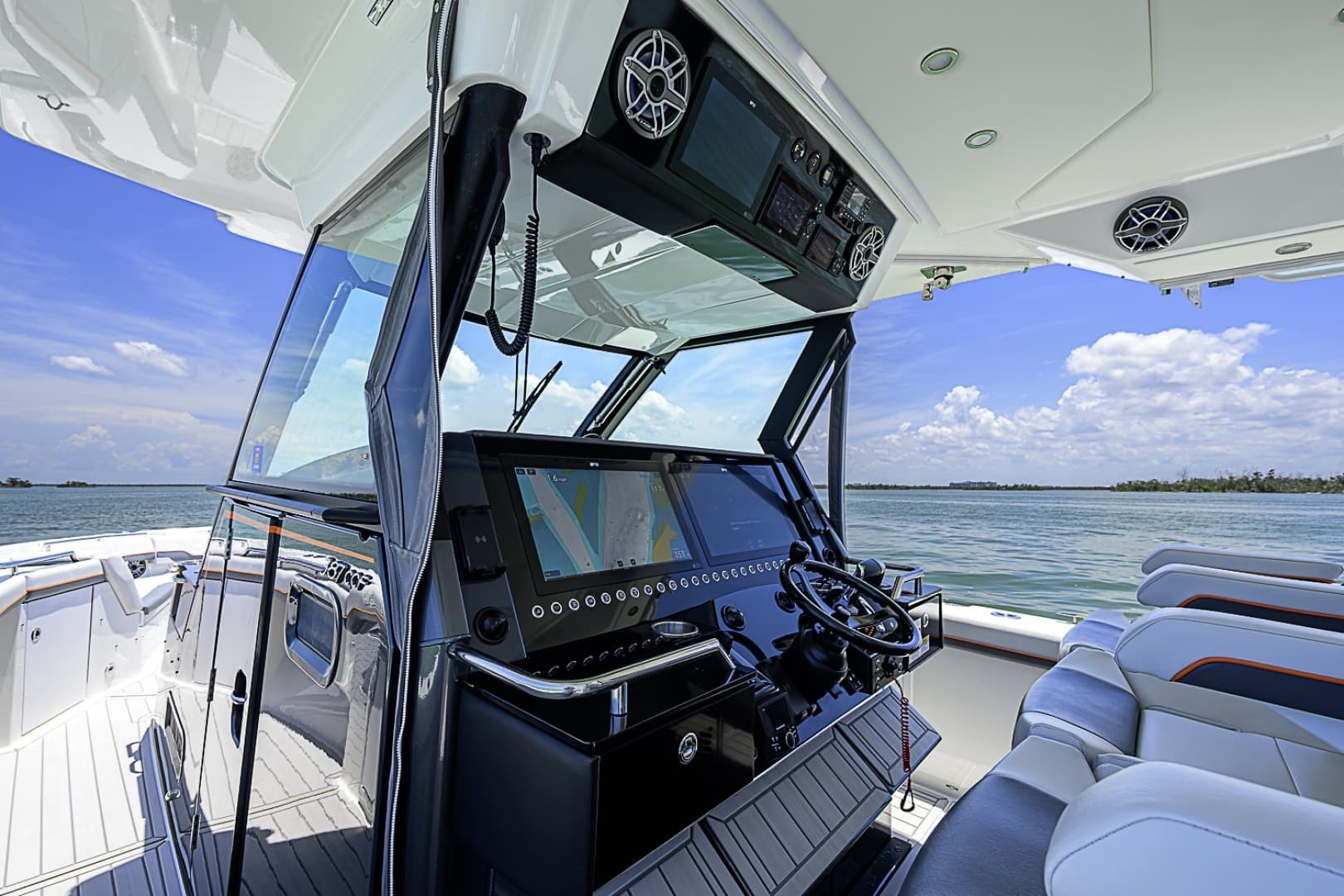 2024 Formula 387 Center Console Fish