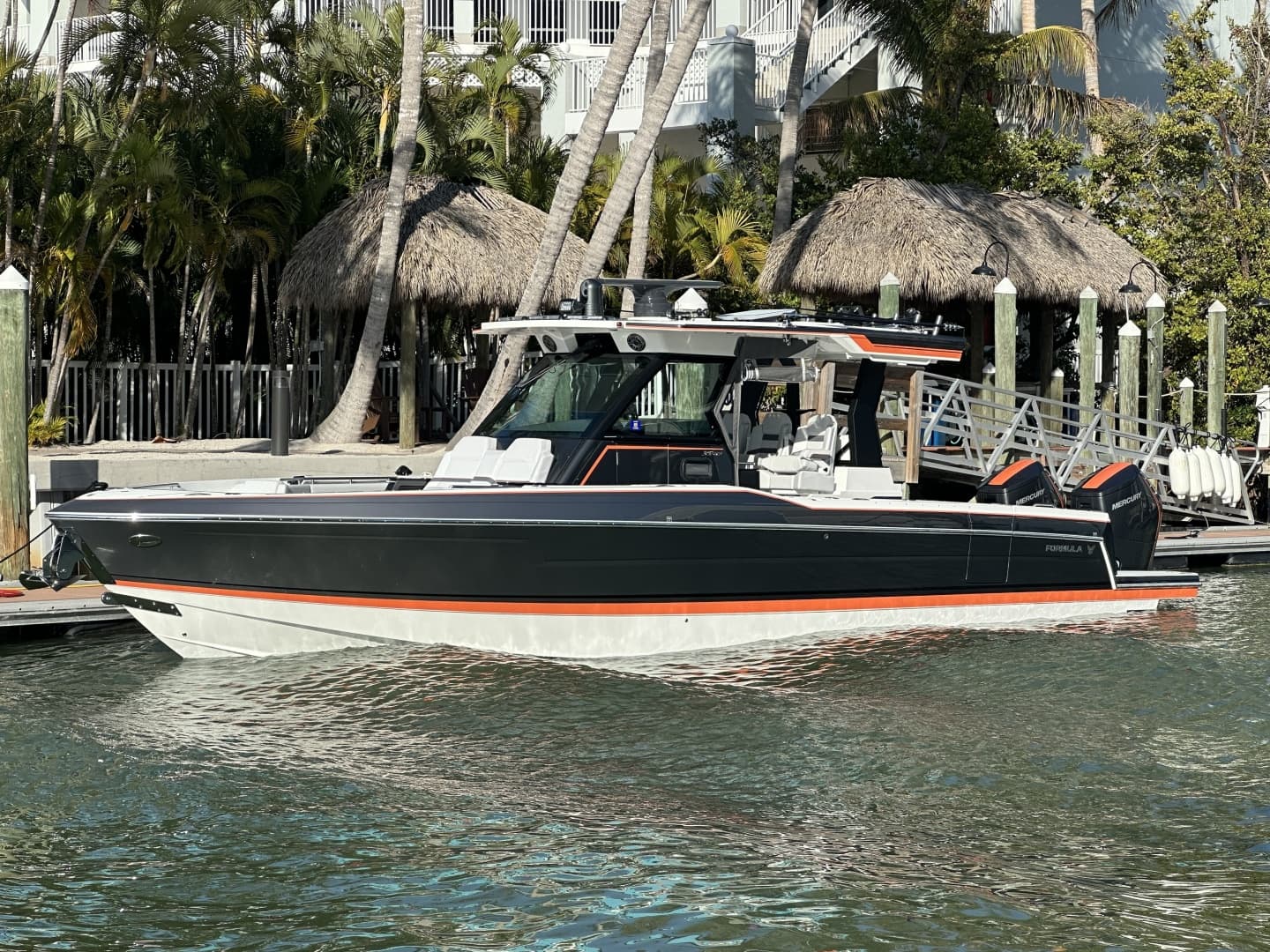 2024 Formula 387 Center Console Fish