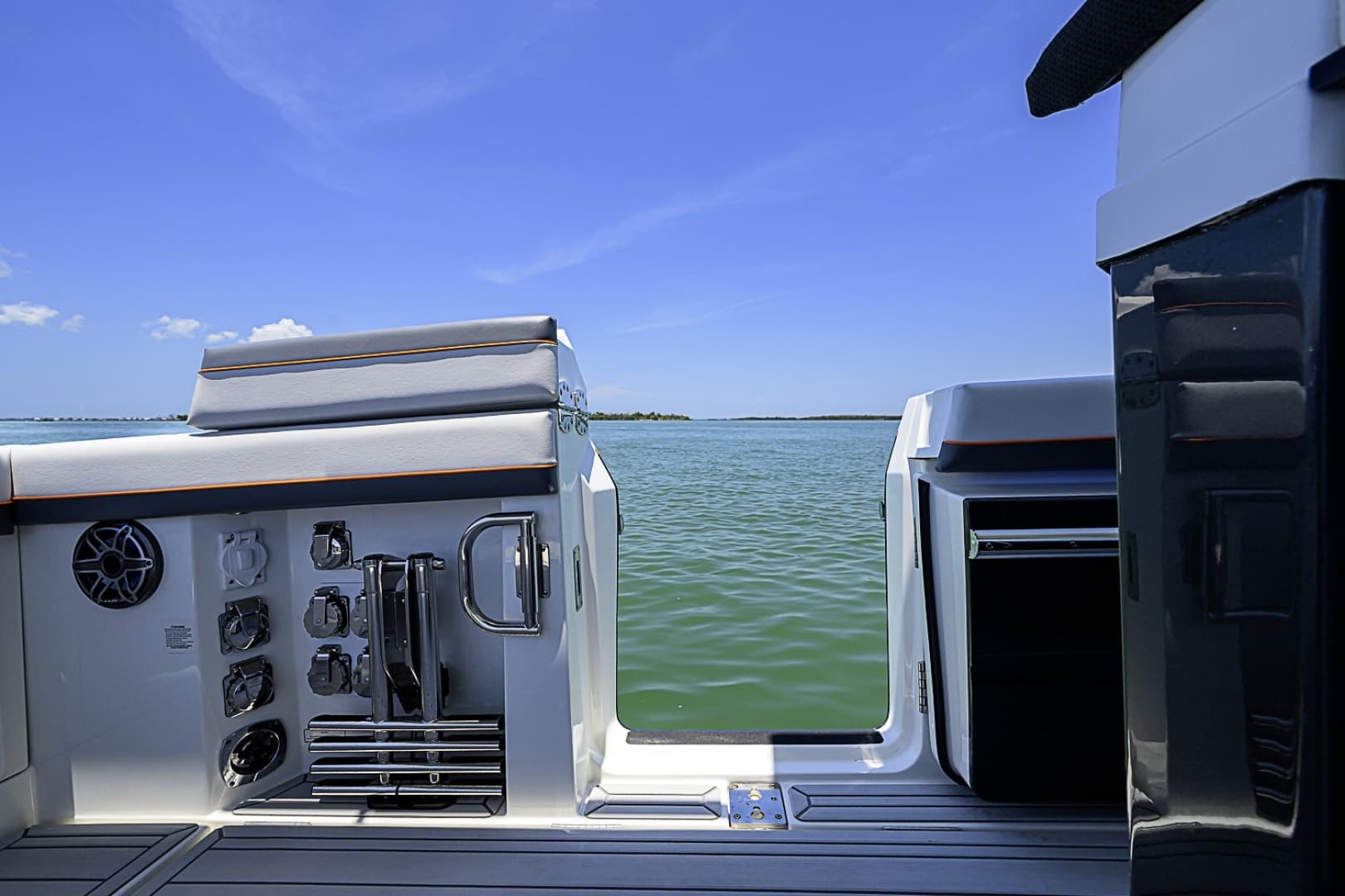 2024 Formula 387 Center Console Fish