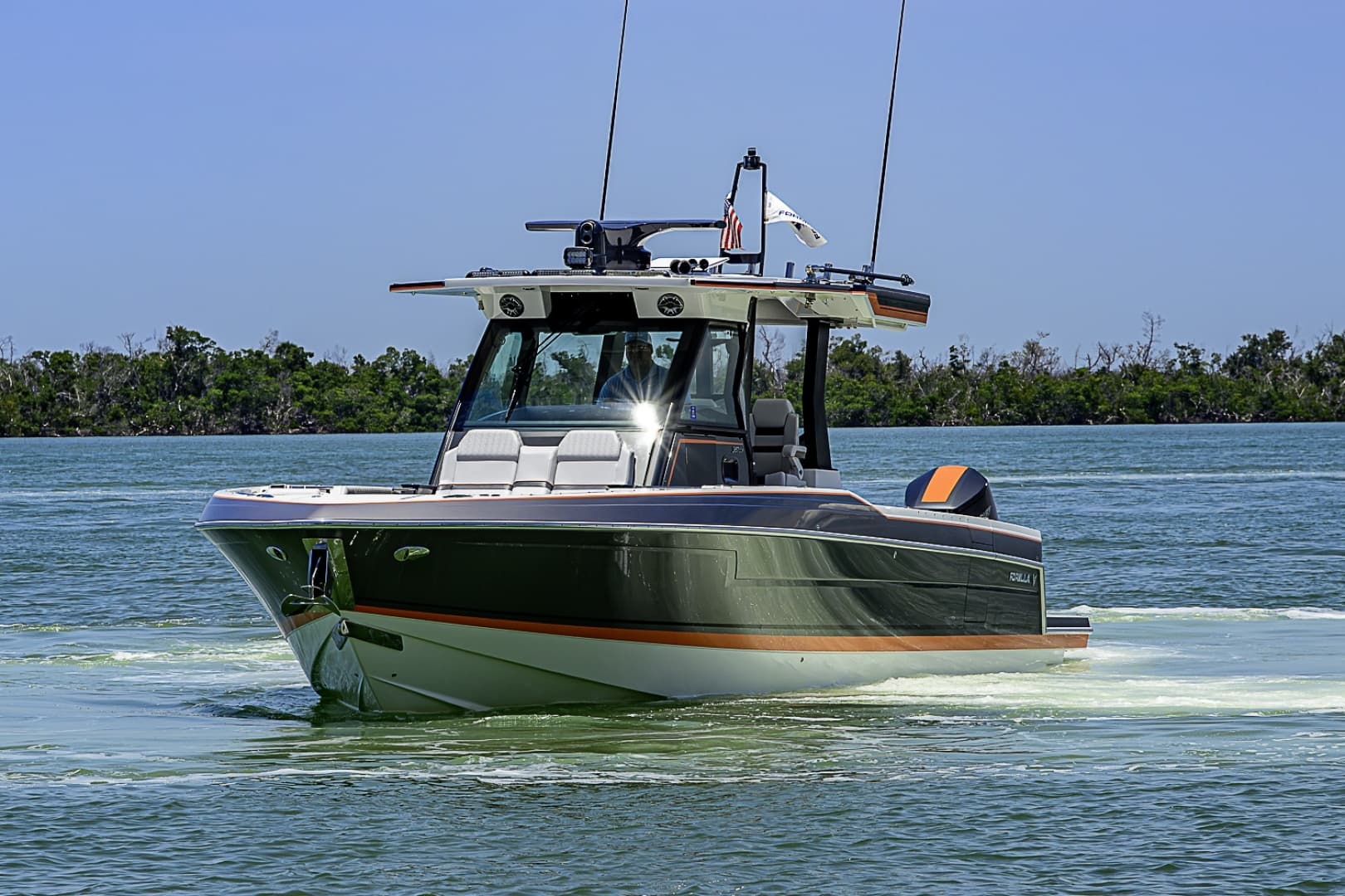 2024 Formula 387 Center Console Fish