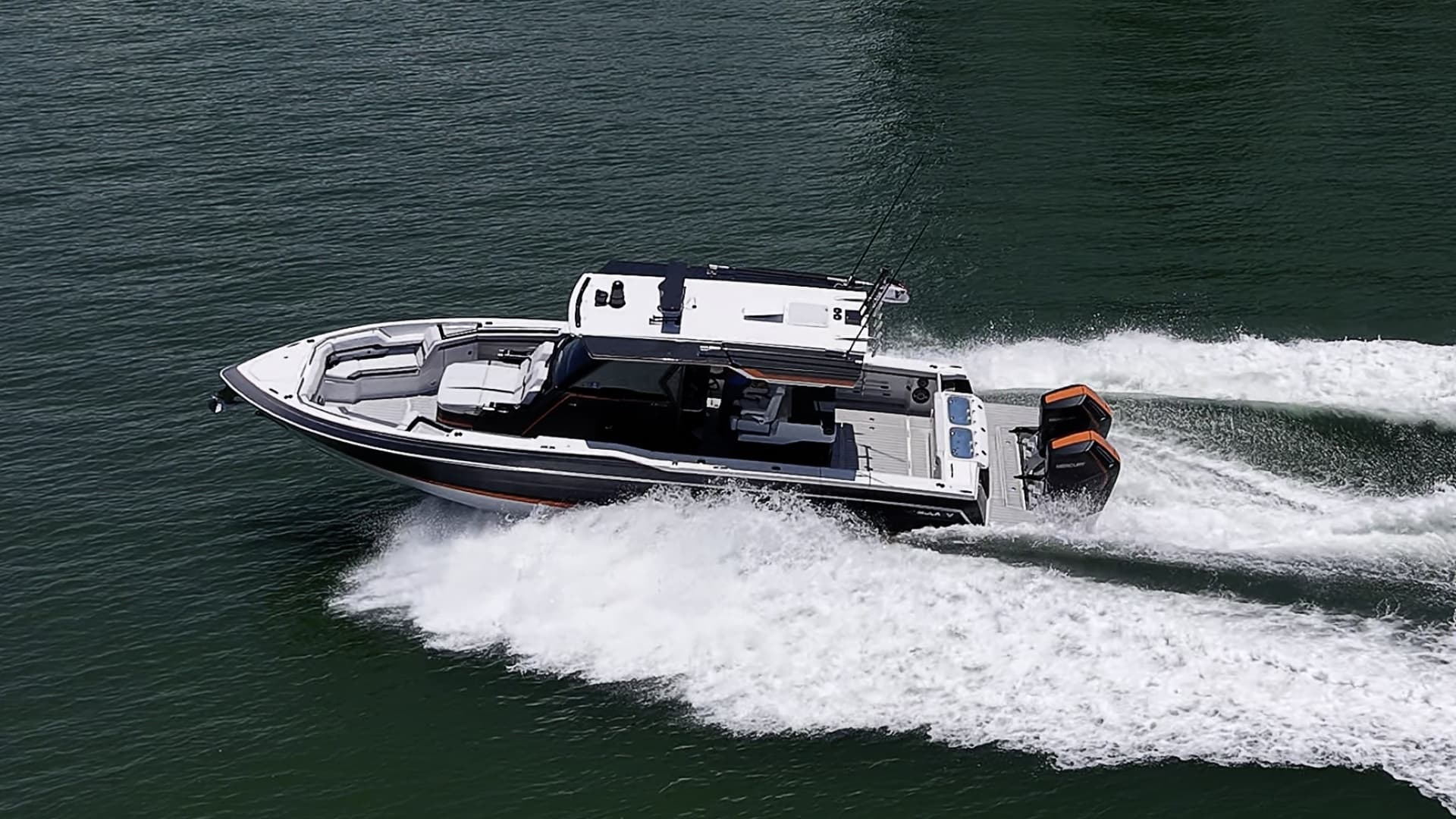 2024 Formula 387 Center Console Fish