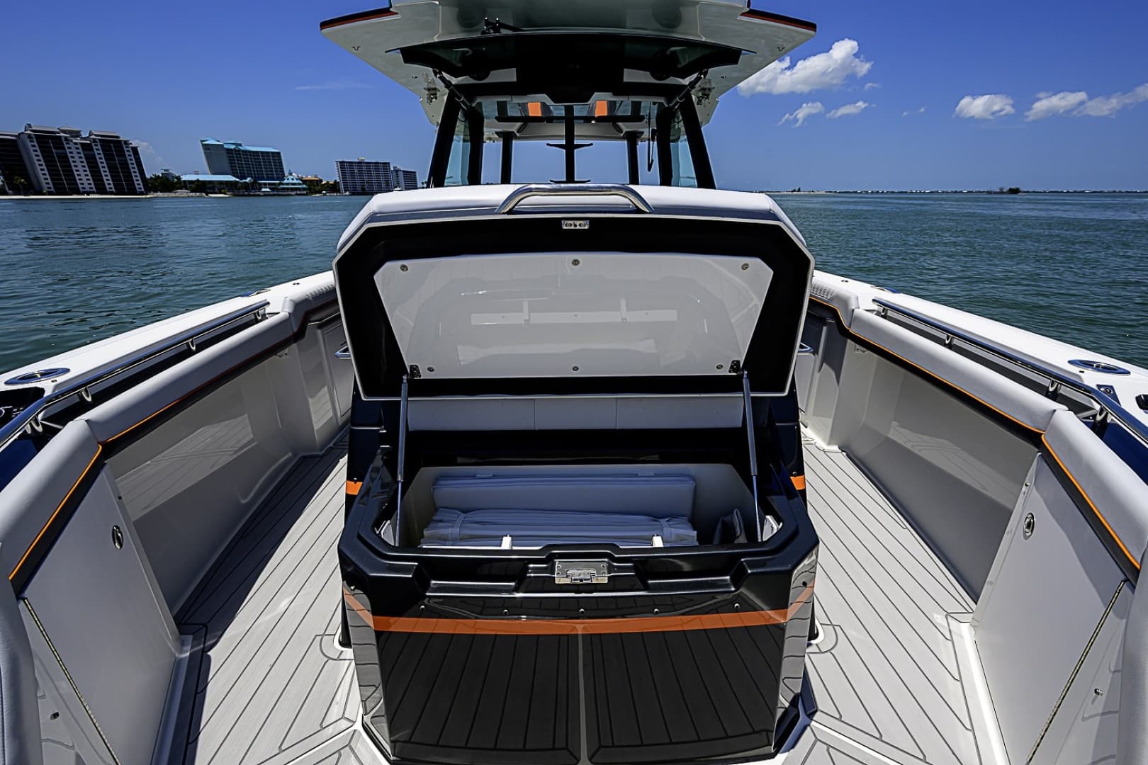 2024 Formula 387 Center Console Fish