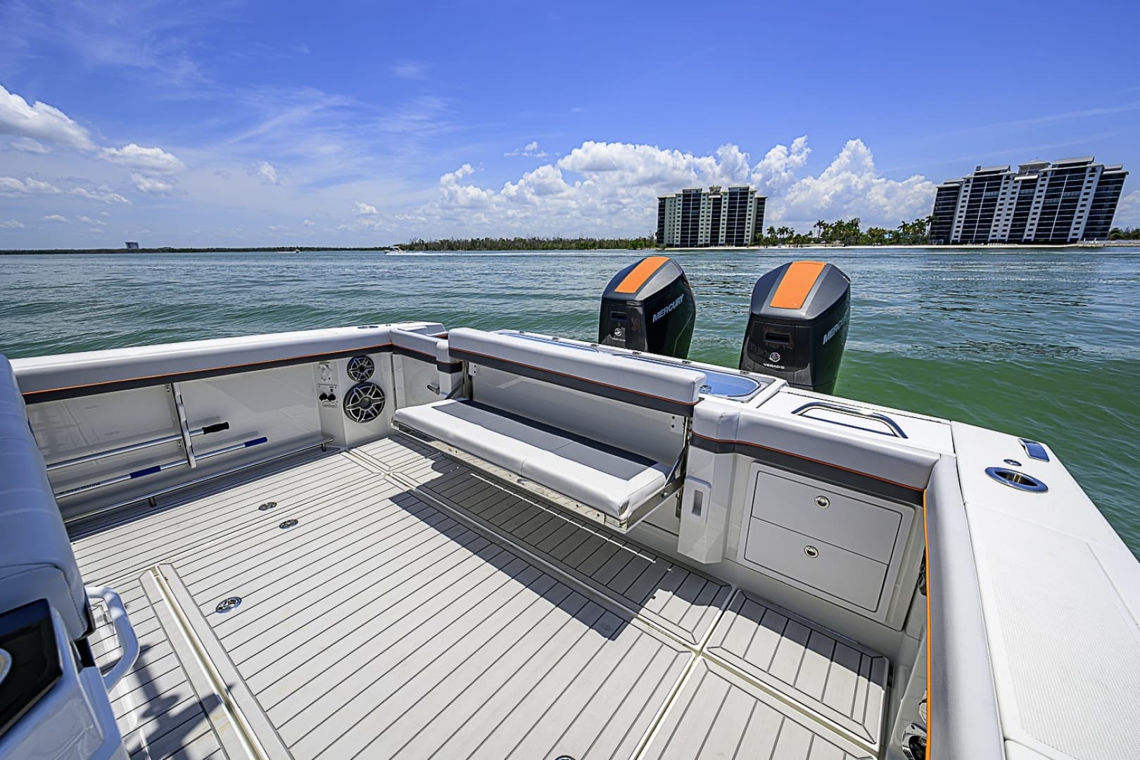 2024 Formula 387 Center Console Fish