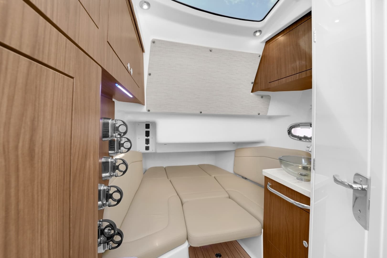 2020 Boston Whaler 380 Outrage