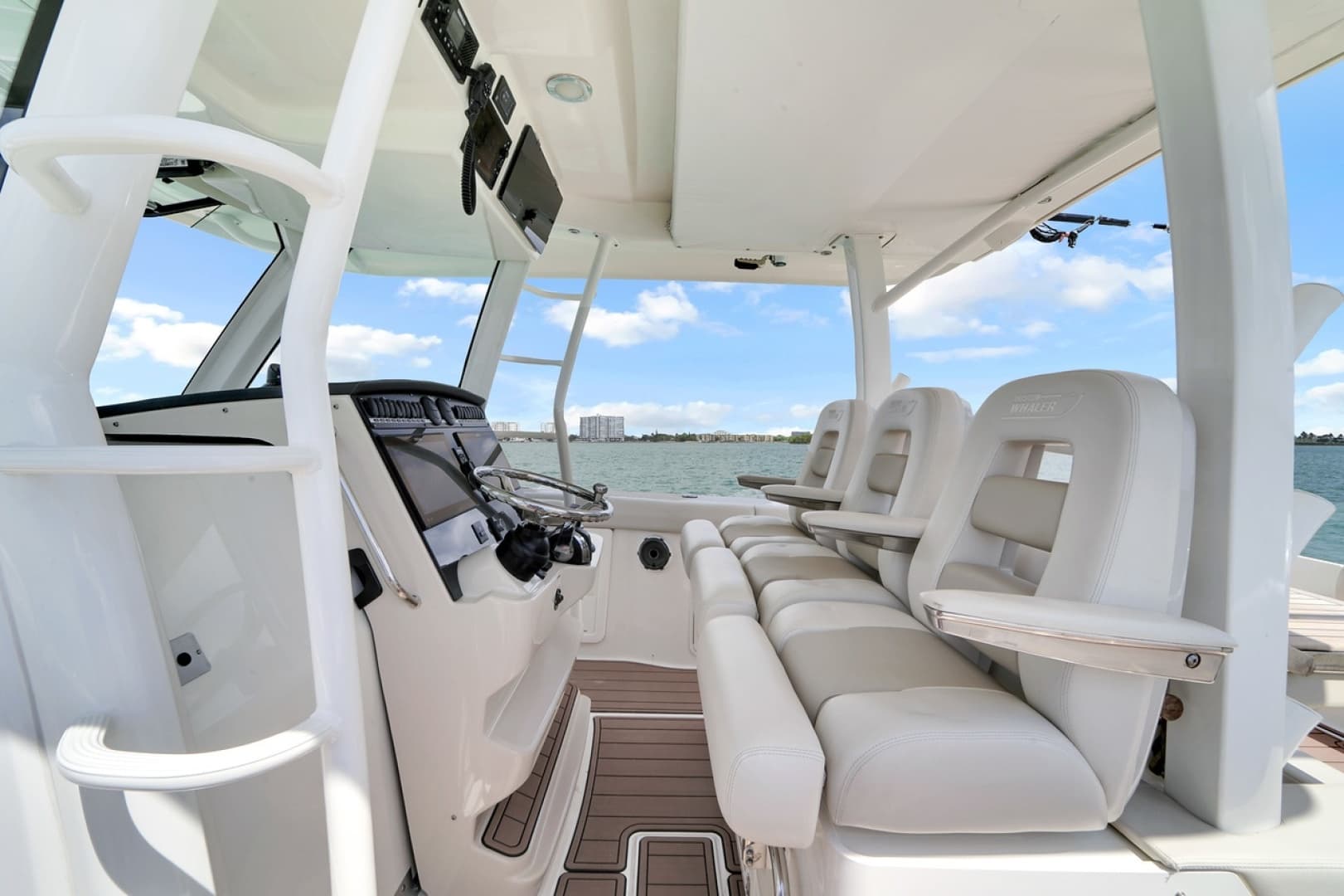 2020 Boston Whaler 380 Outrage