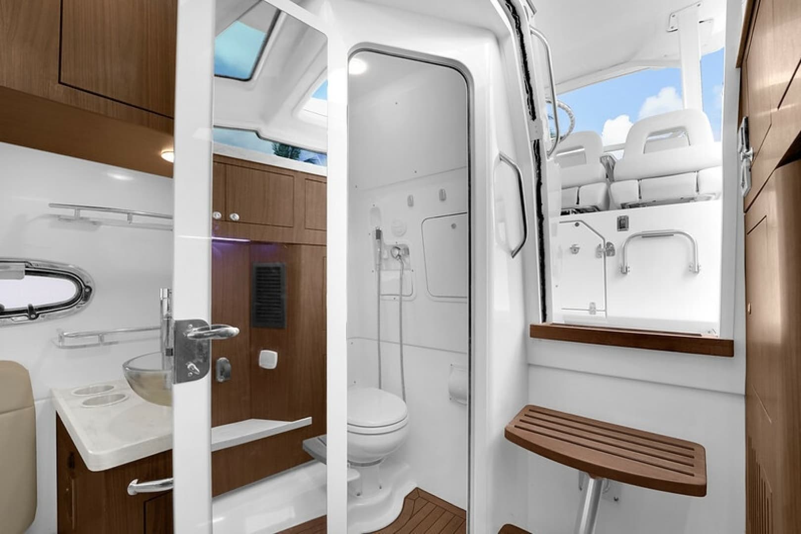 2020 Boston Whaler 380 Outrage