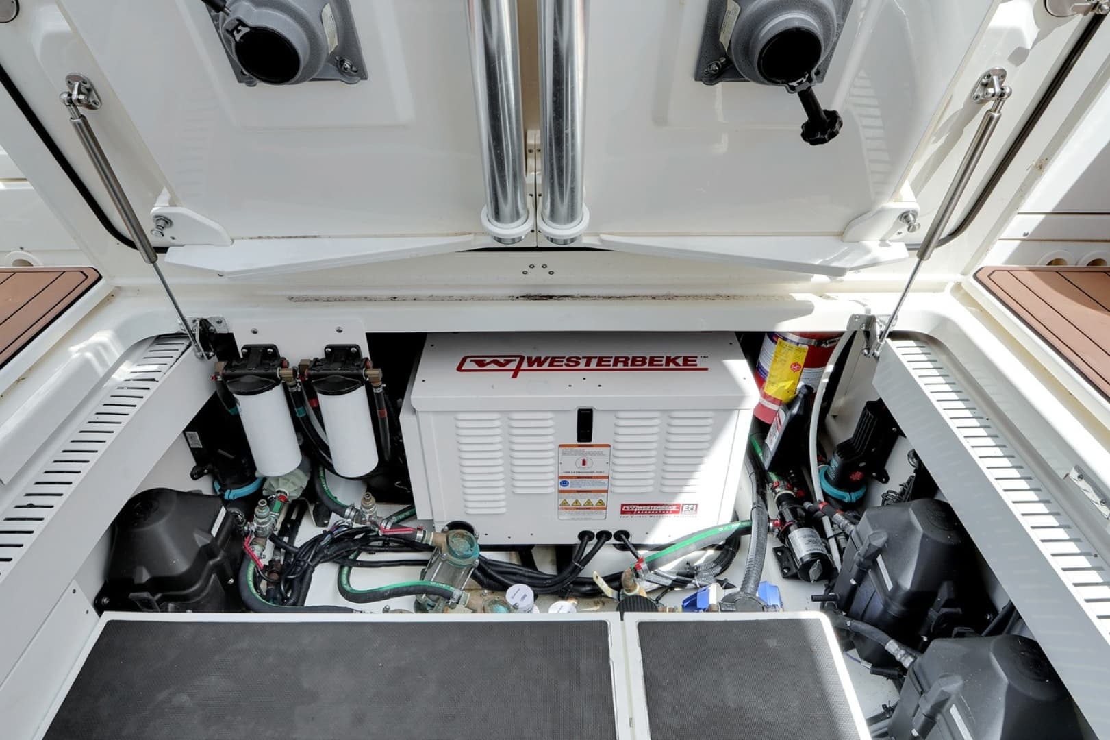 2020 Boston Whaler 380 Outrage