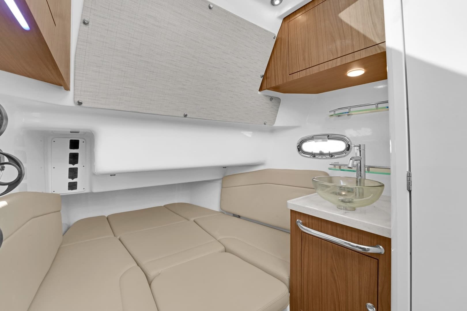 2020 Boston Whaler 380 Outrage