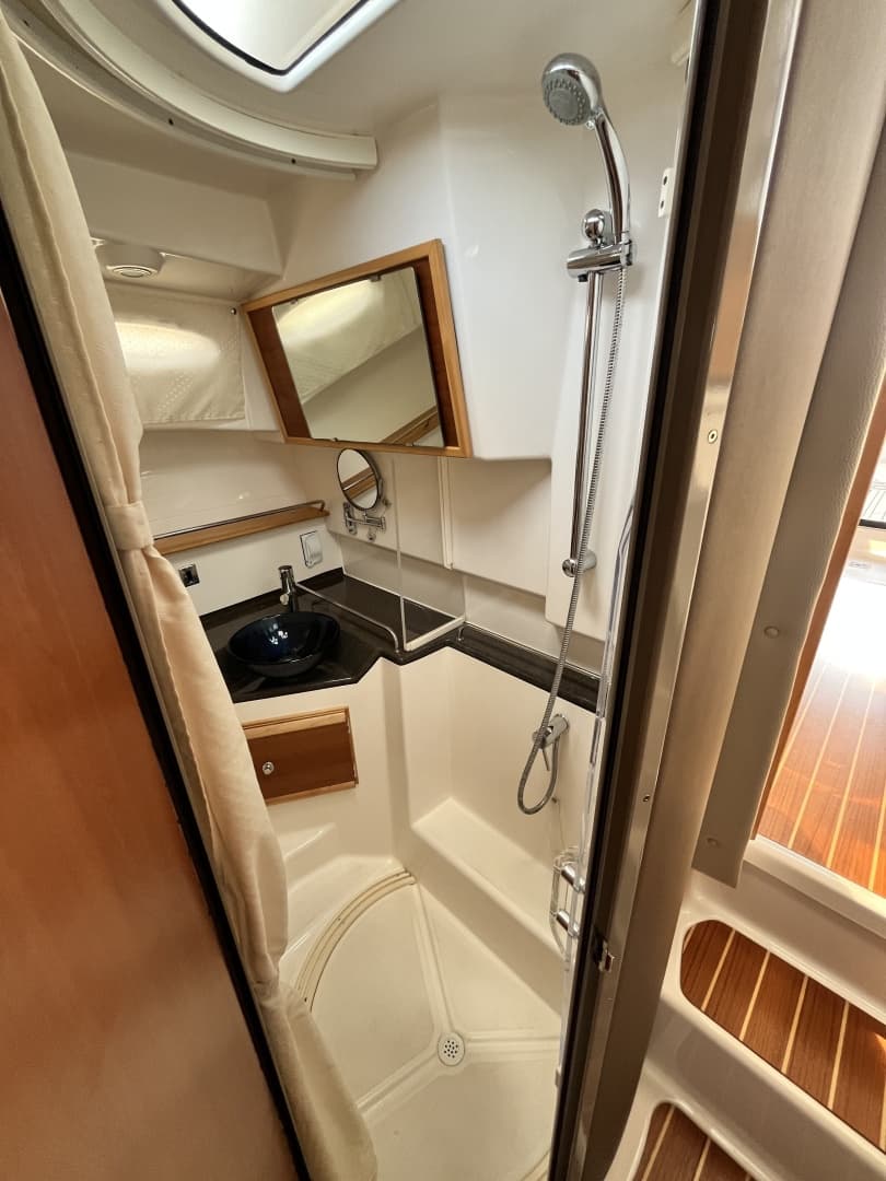 2023 Cutwater 32 Coupe
