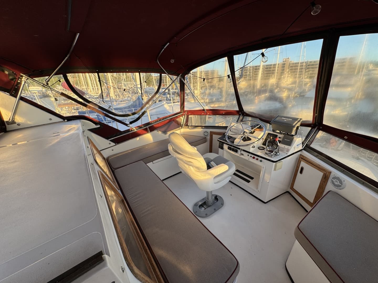 1987 President 37 Sundeck