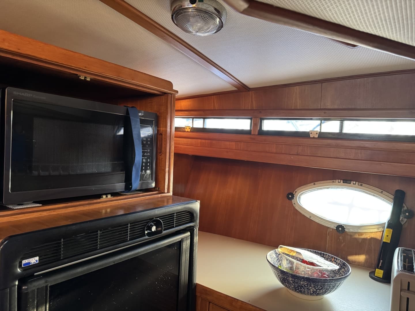 1987 President 37 Sundeck