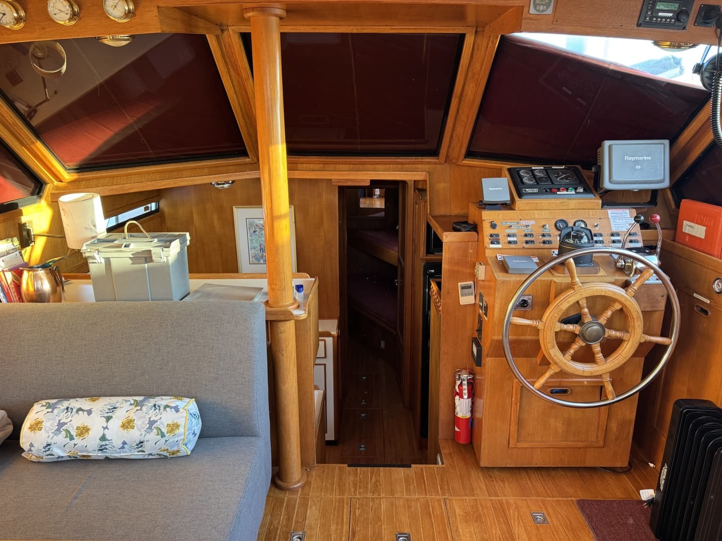 1987 President 37 Sundeck
