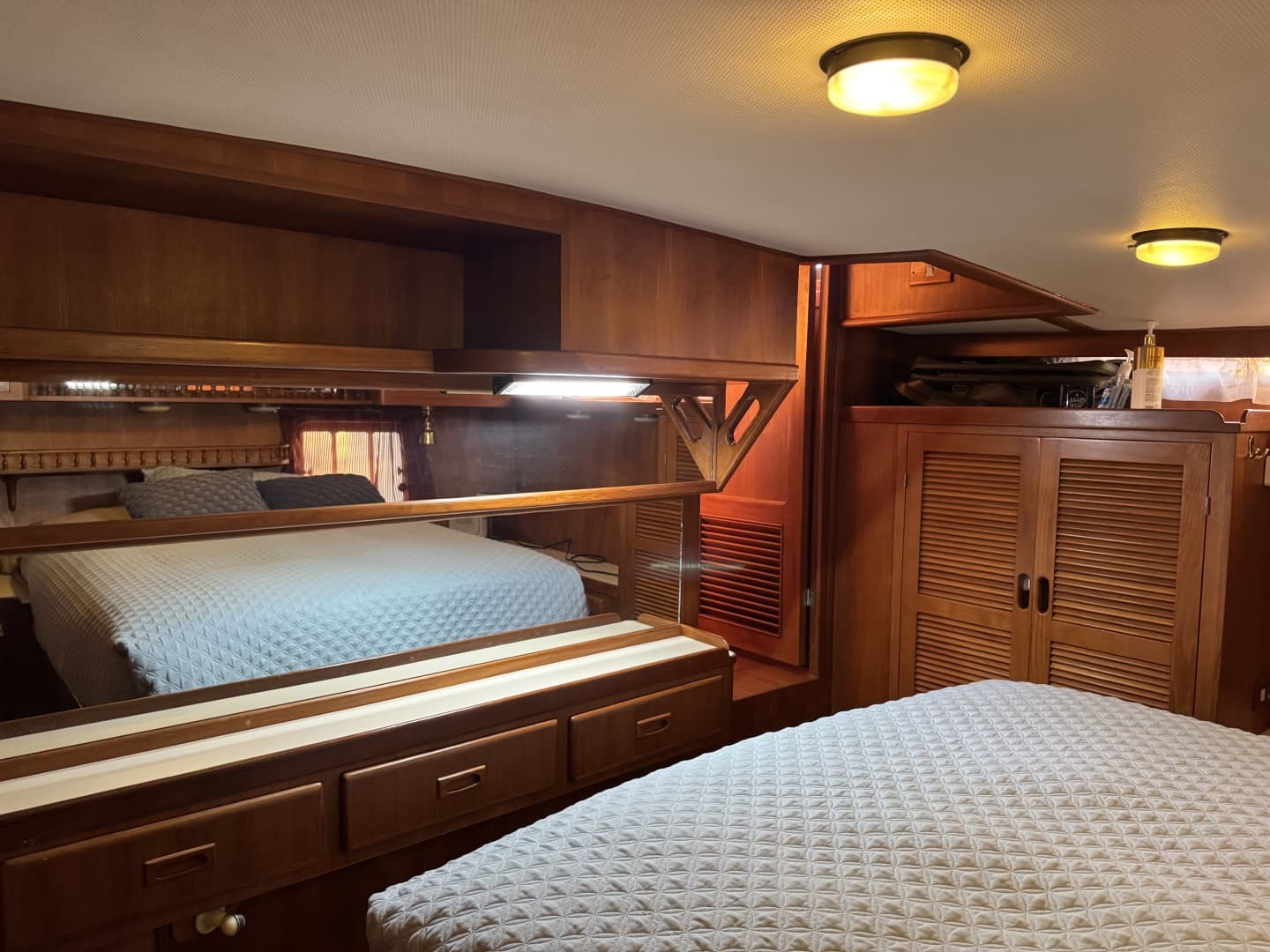 1987 President 37 Sundeck