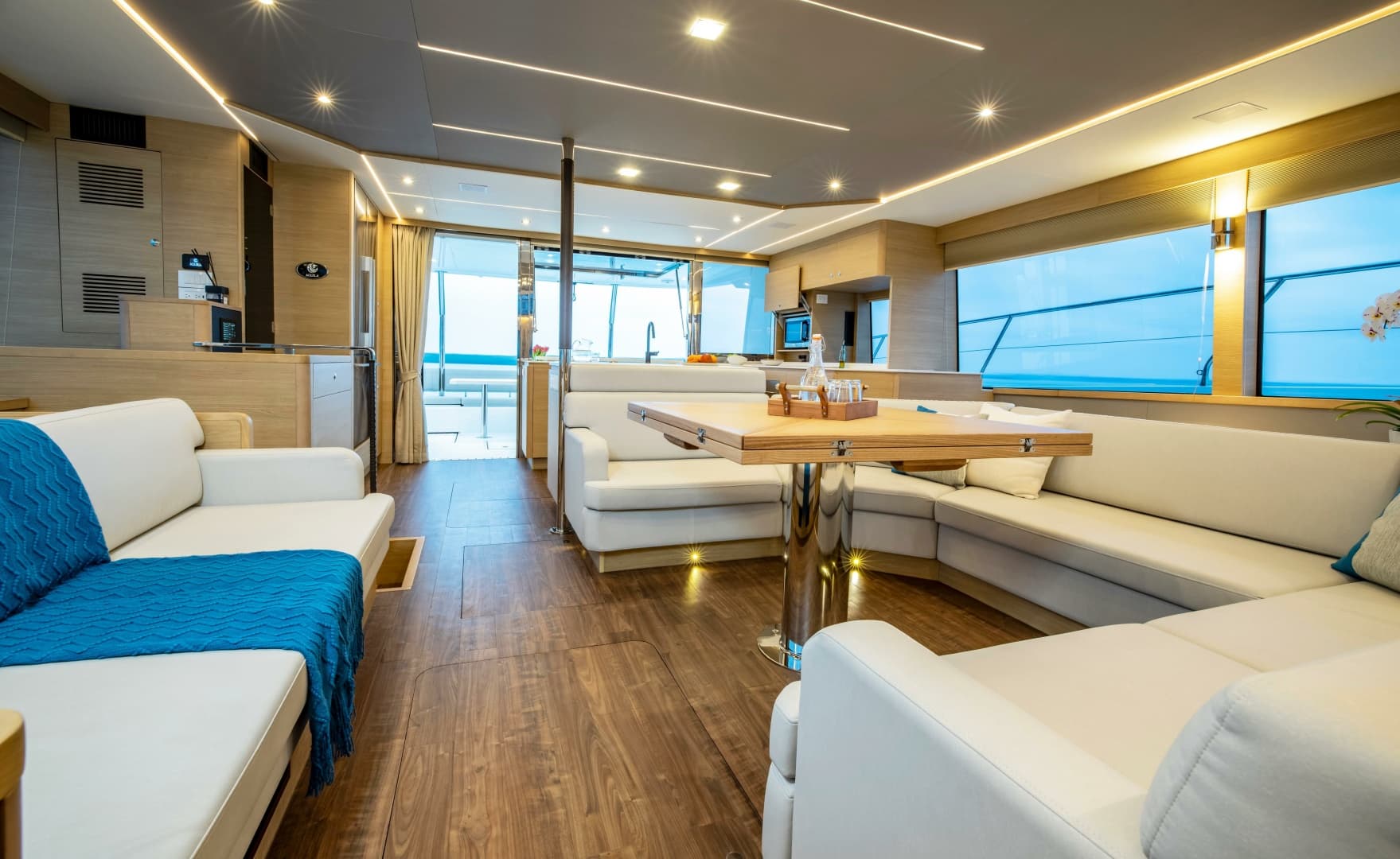 2025 Aquila 54 Yacht