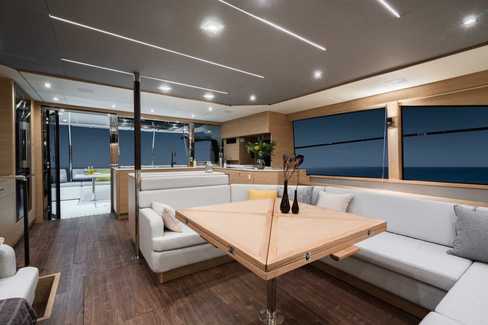 2025 Aquila 54 Yacht