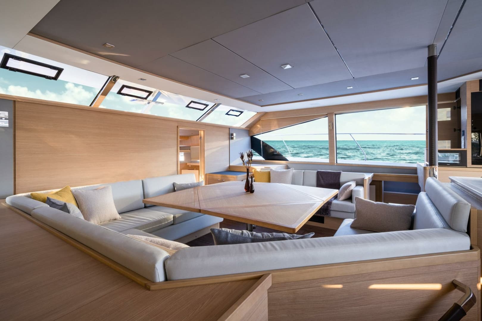 2025 Aquila 54 Yacht