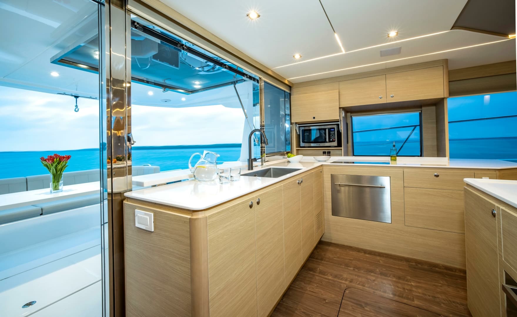 2025 Aquila 54 Yacht