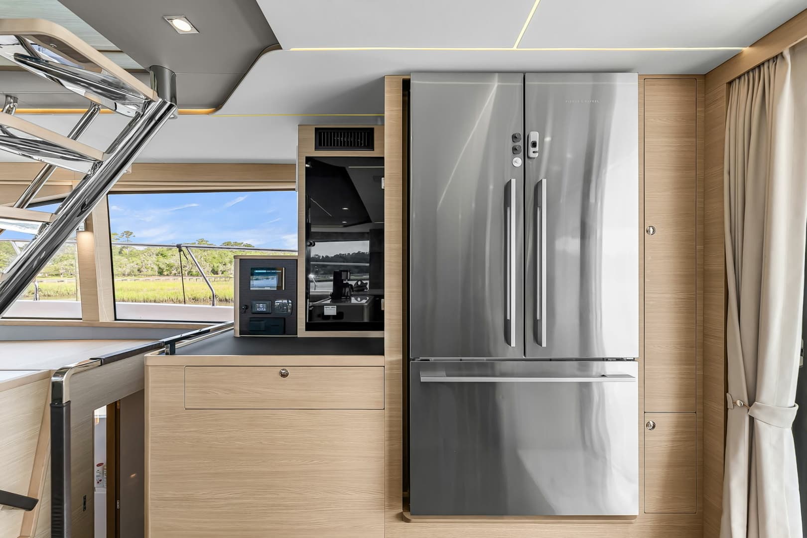 2025 Aquila 54 Yacht