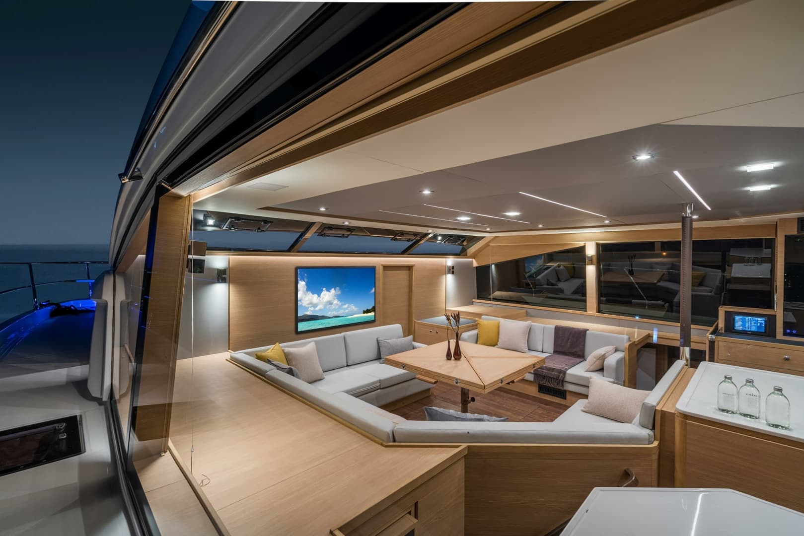 2025 Aquila 54 Yacht