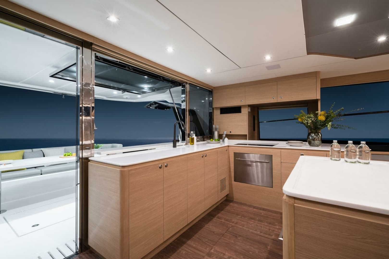 2025 Aquila 54 Yacht