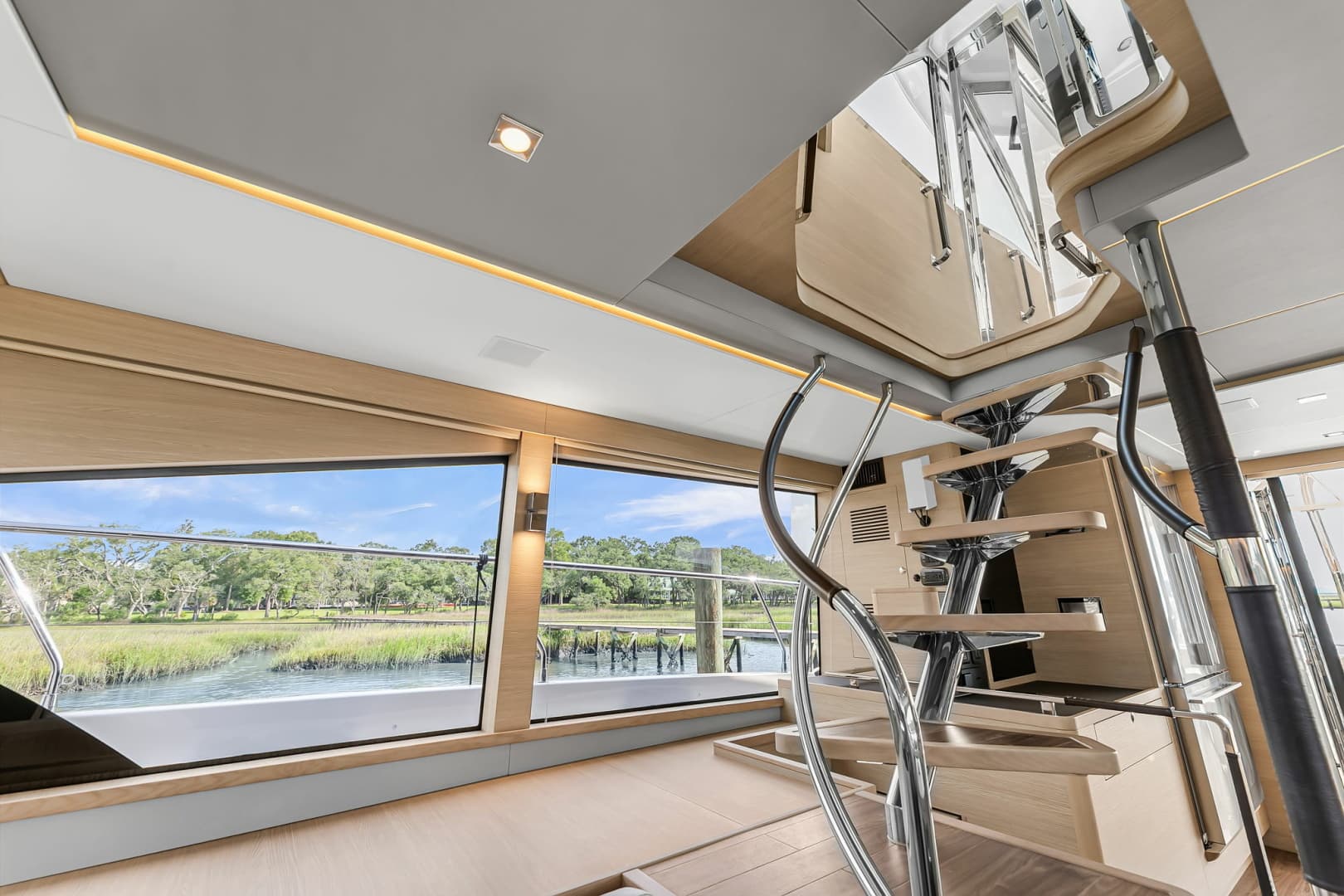2025 Aquila 54 Yacht