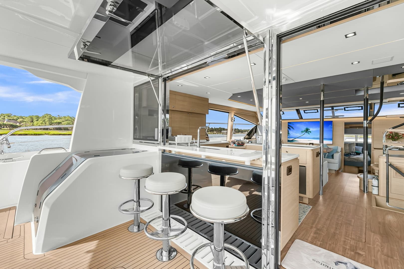 2025 Aquila 54 Yacht