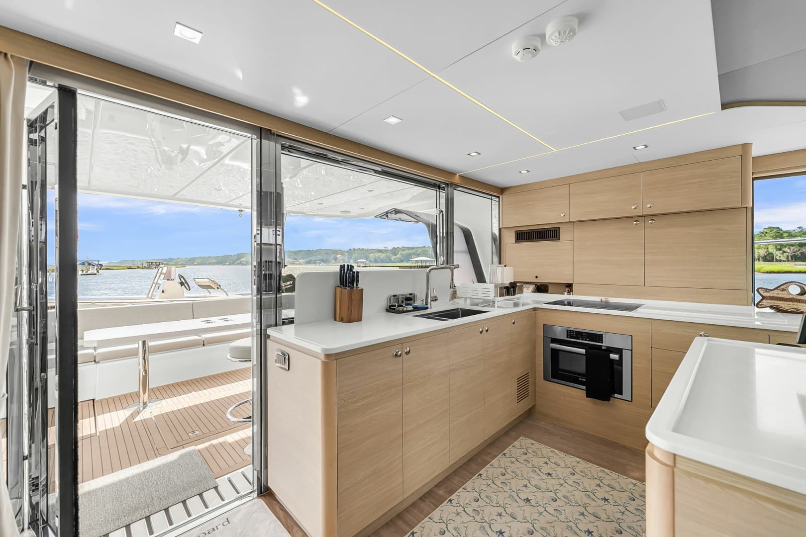 2025 Aquila 54 Yacht