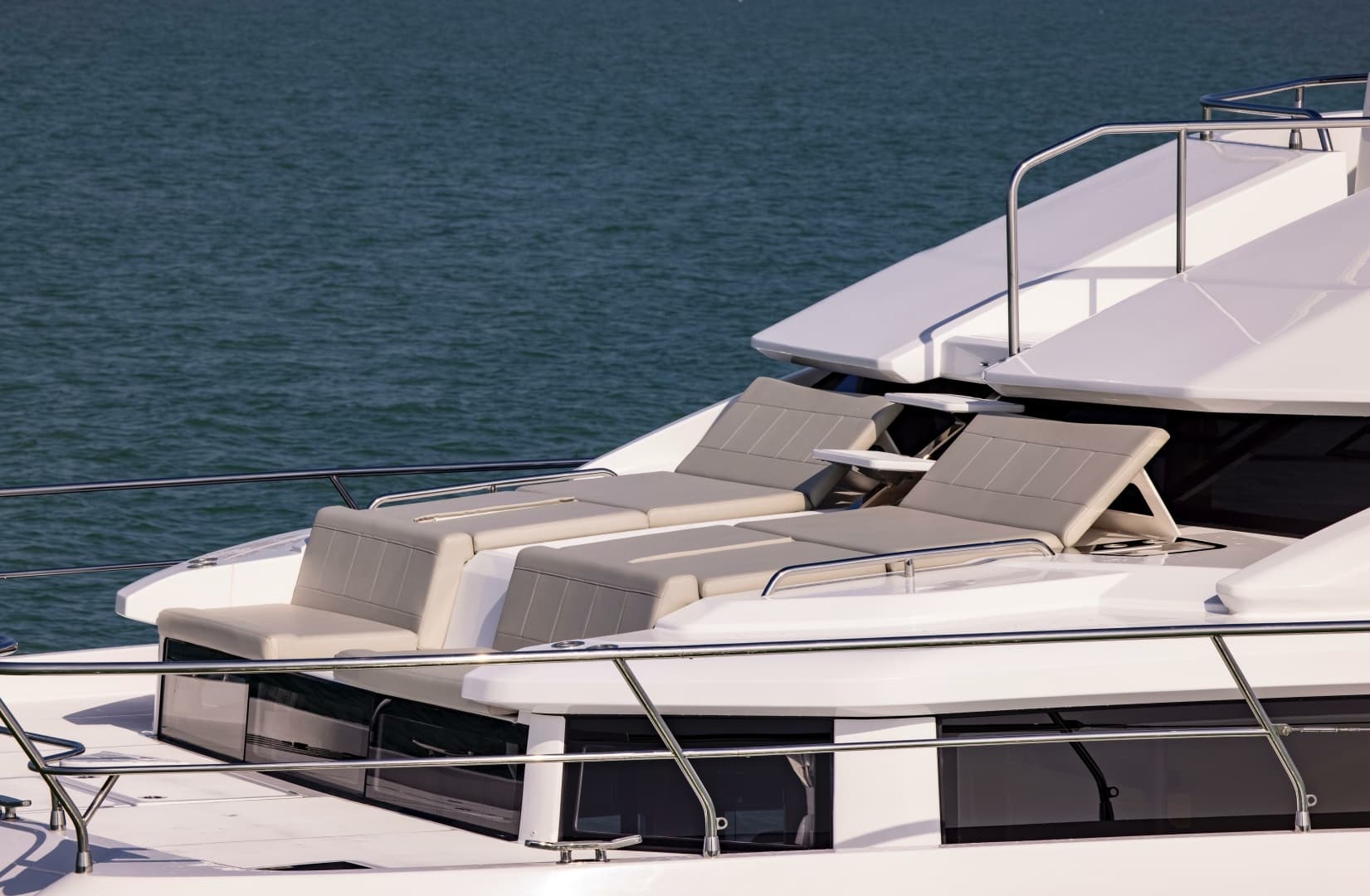 2025 Aquila 54 Yacht
