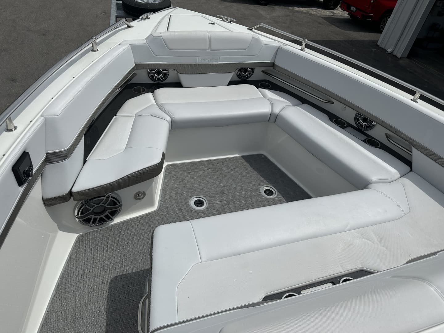 2021 Formula 380 SSC OB