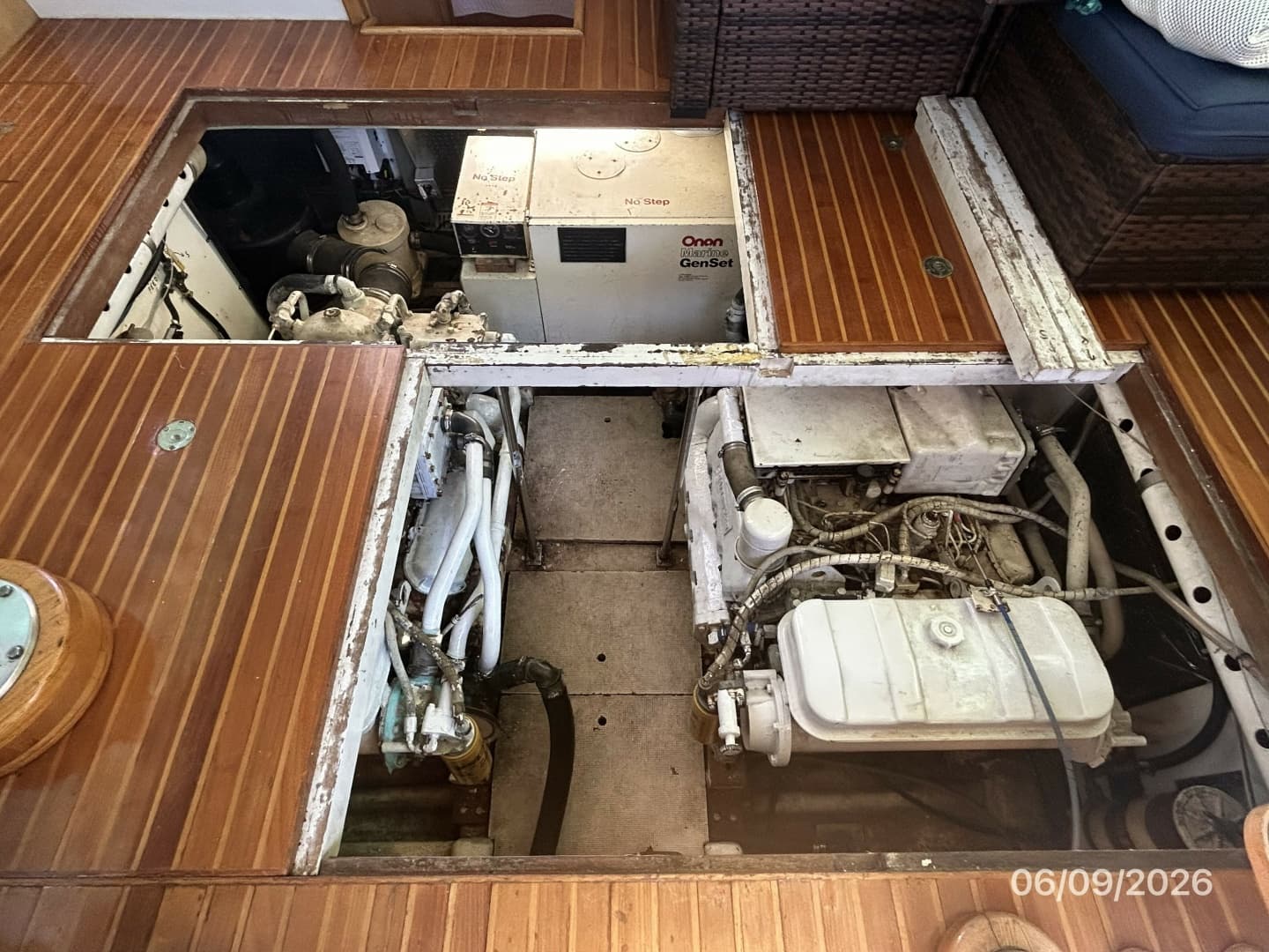 44' High Tech engine room access