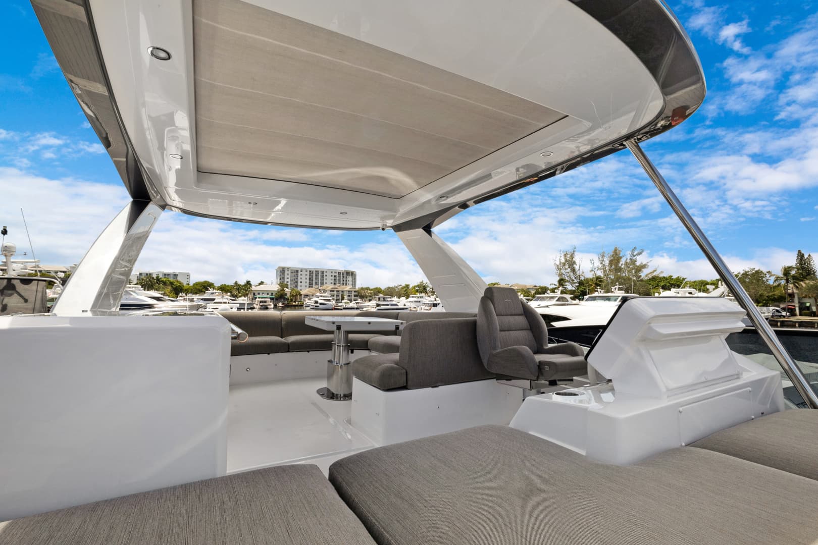 2025 Azimut FLY 53