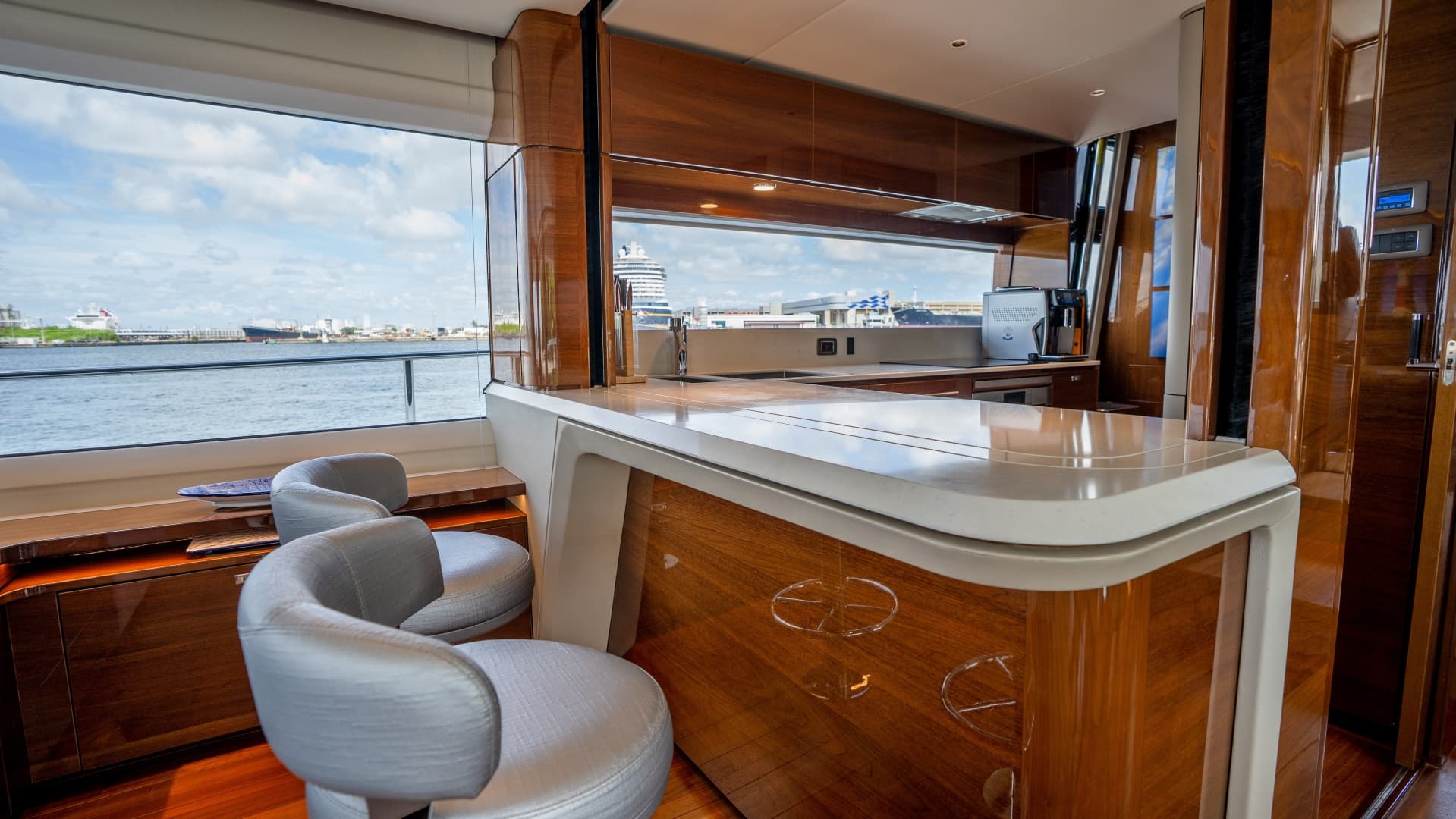 2020 Princess Y85