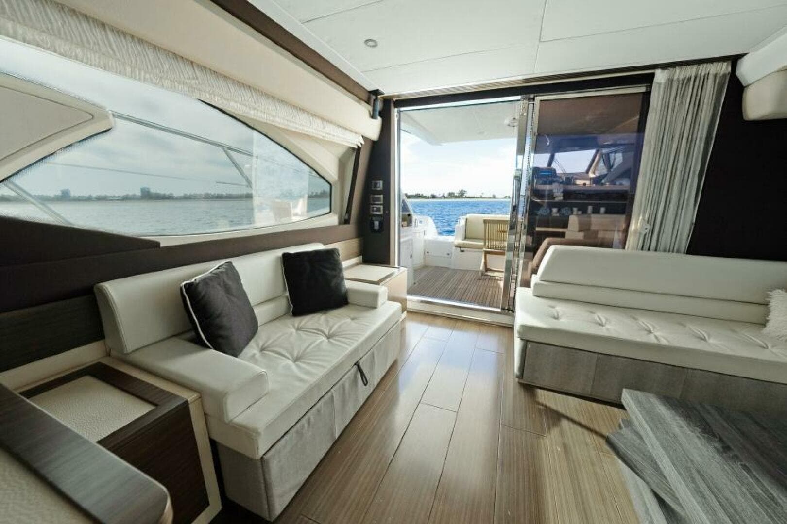 2017 Azimut 60 Flybridge