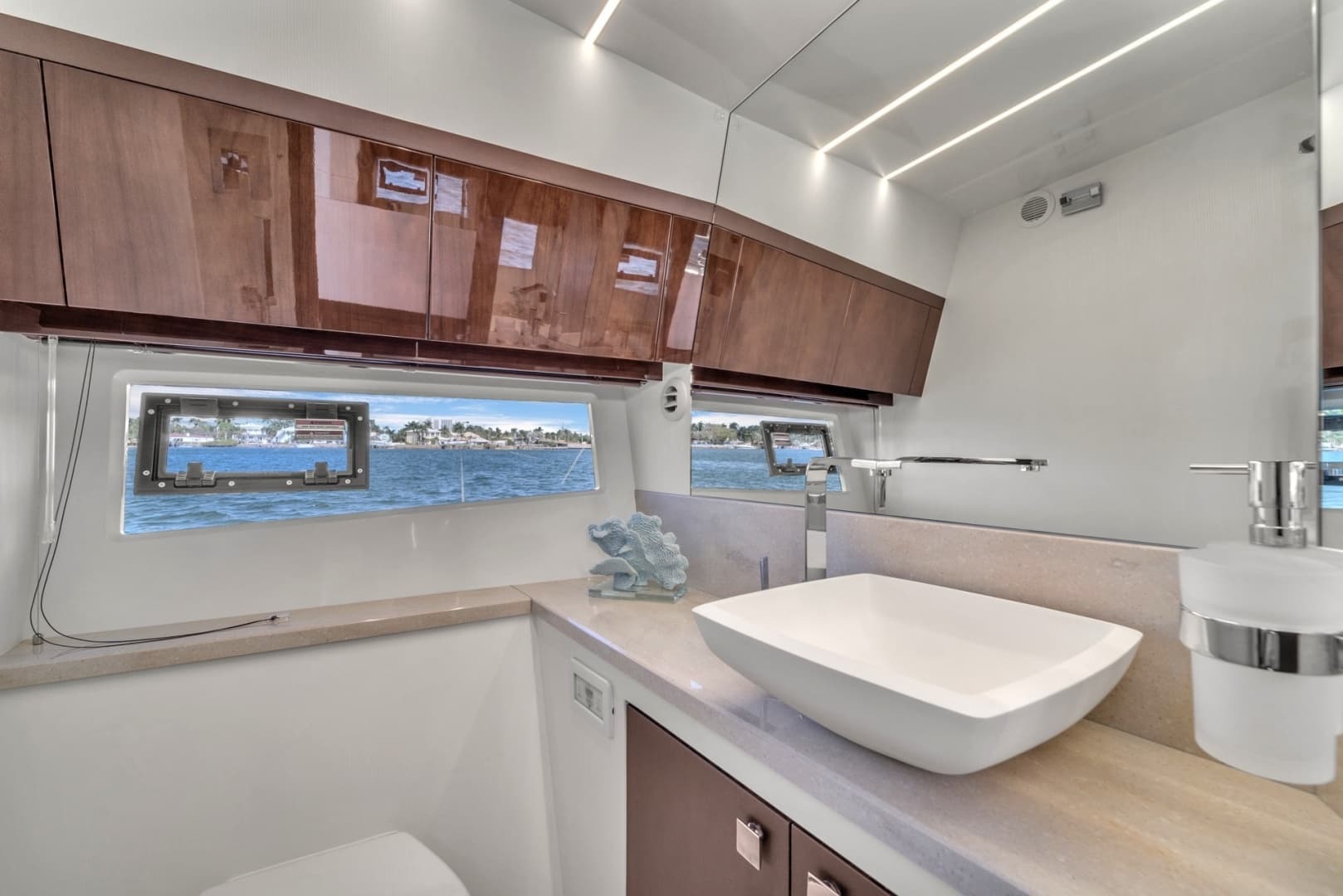 2023 Galeon 425 HTS