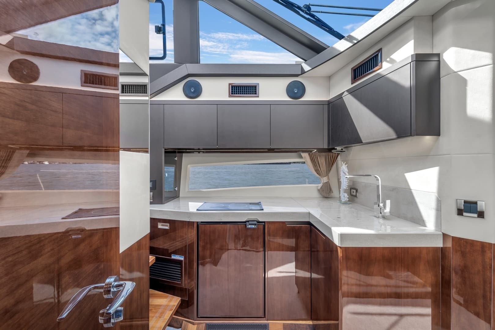 2023 Galeon 425 HTS