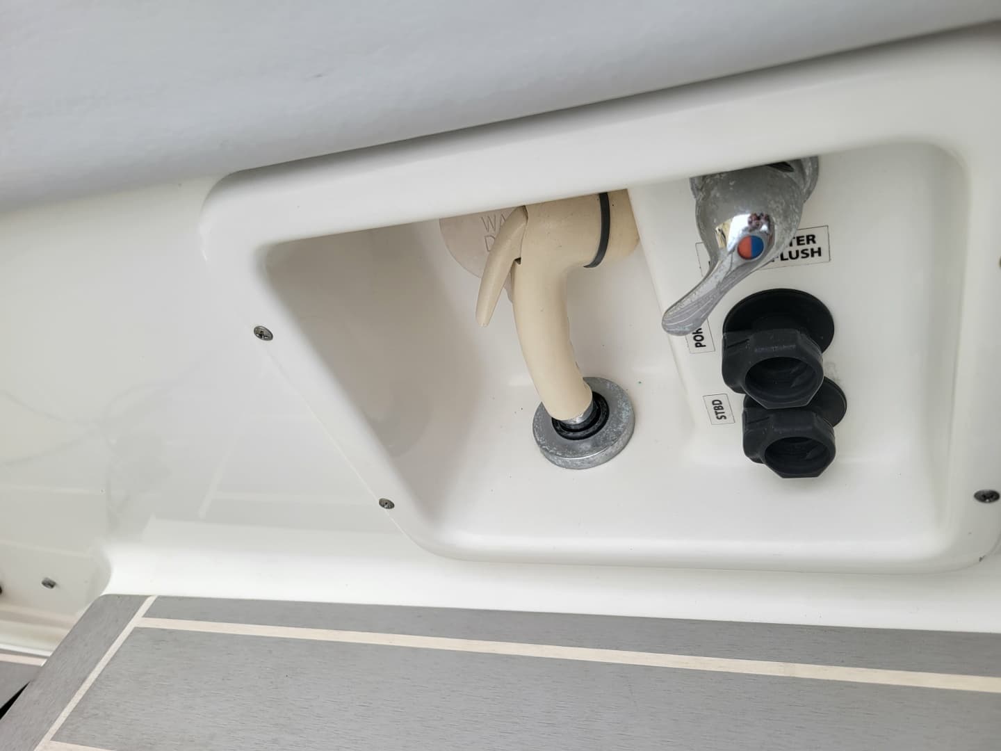 2019 Formula 350 Crossover Bowrider