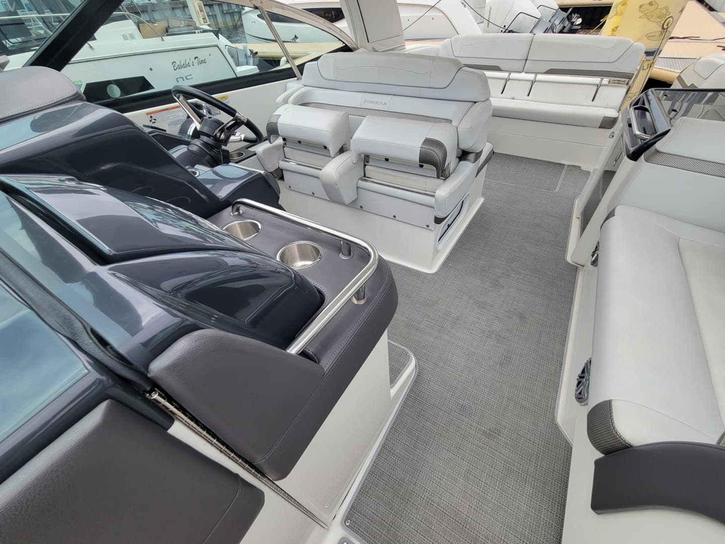 2019 Formula 350 Crossover Bowrider