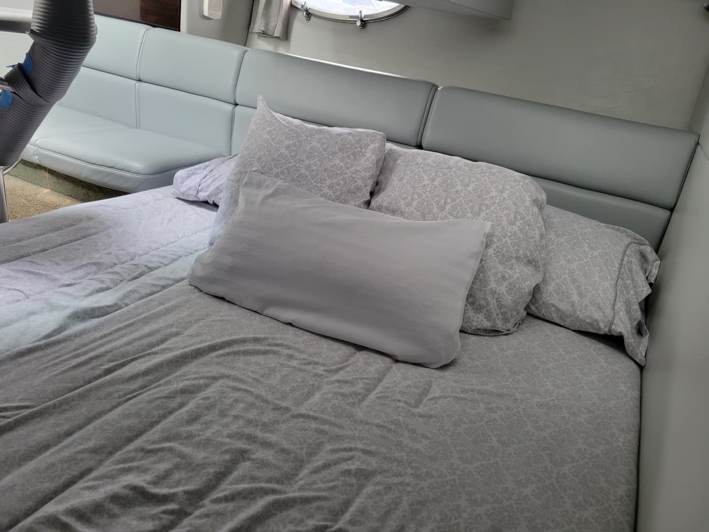 2019 Formula 350 Crossover Bowrider
