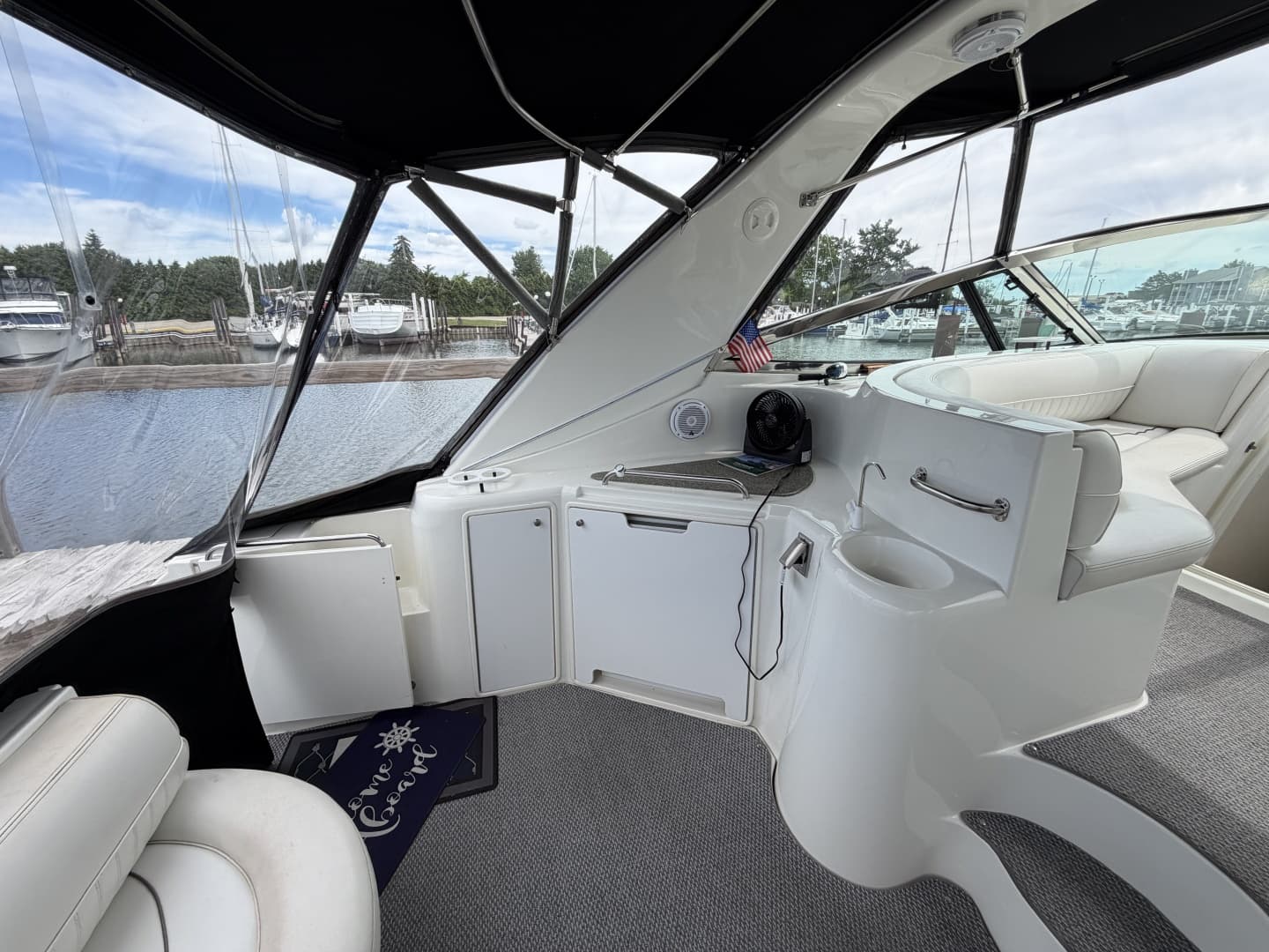 2001 Cruisers Yachts 3780 Express