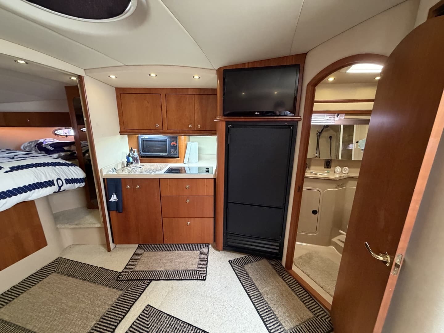 2001 Cruisers Yachts 3780 Express