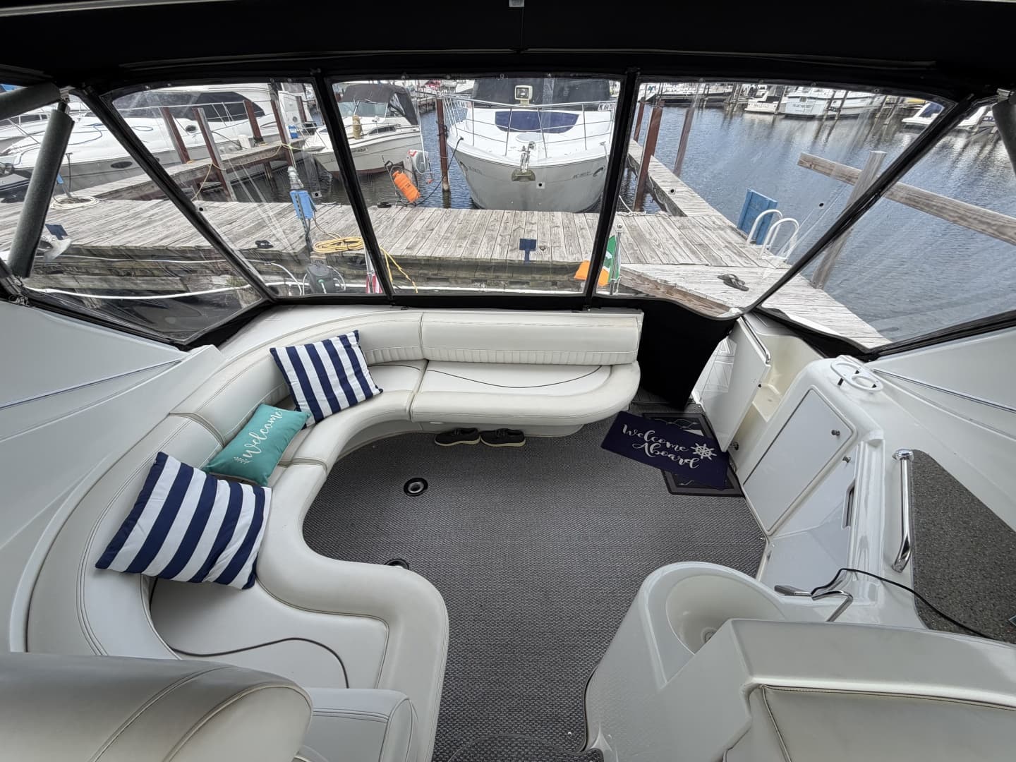 2001 Cruisers Yachts 3780 Express